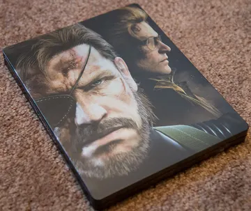 Metal Gear Solid V: The Phantom Pain, 2 steelbooks